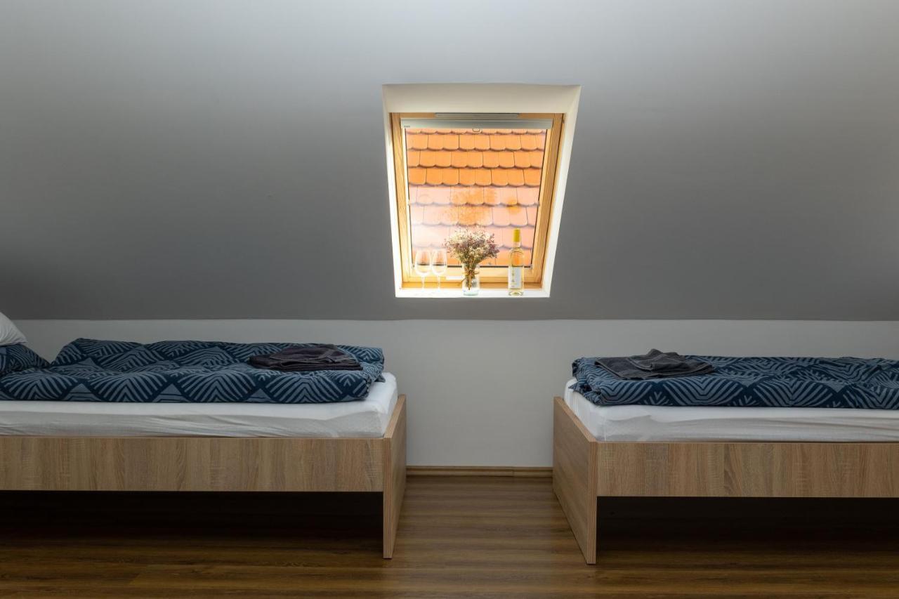 Takács Pince apartman Hajos Exterior foto